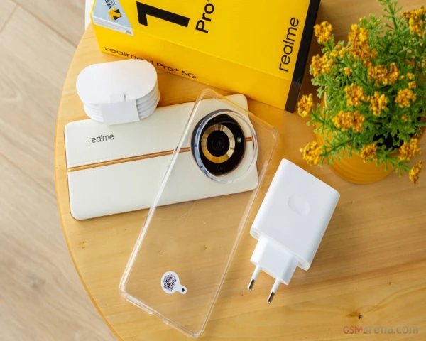 Realme 11 Pro+ display